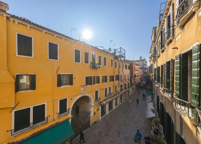 Rialto Bridge Luxury Apartment